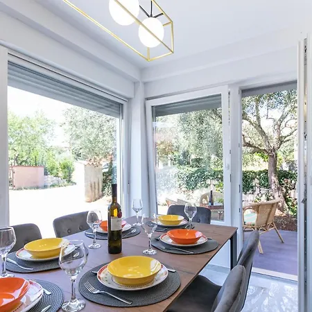 Apartament Suzi *